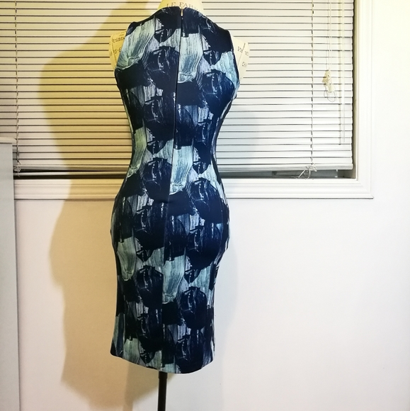 FREE xs H&M Watercolor Blue Dress - Picture 3 of 9